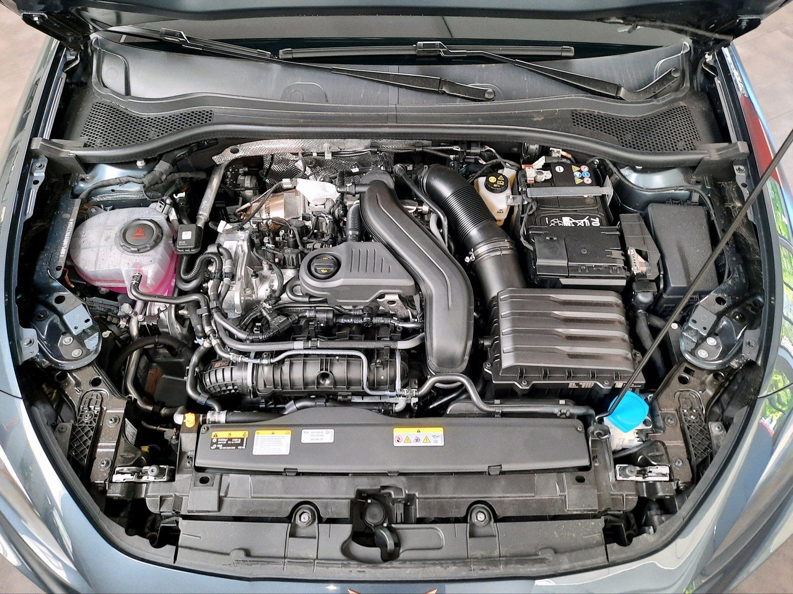 Fahrzeugabbildung CUPRA Leon ST eTSI DSG *AHK*Navi*LED*PDC*Cam*Sitzhzg*