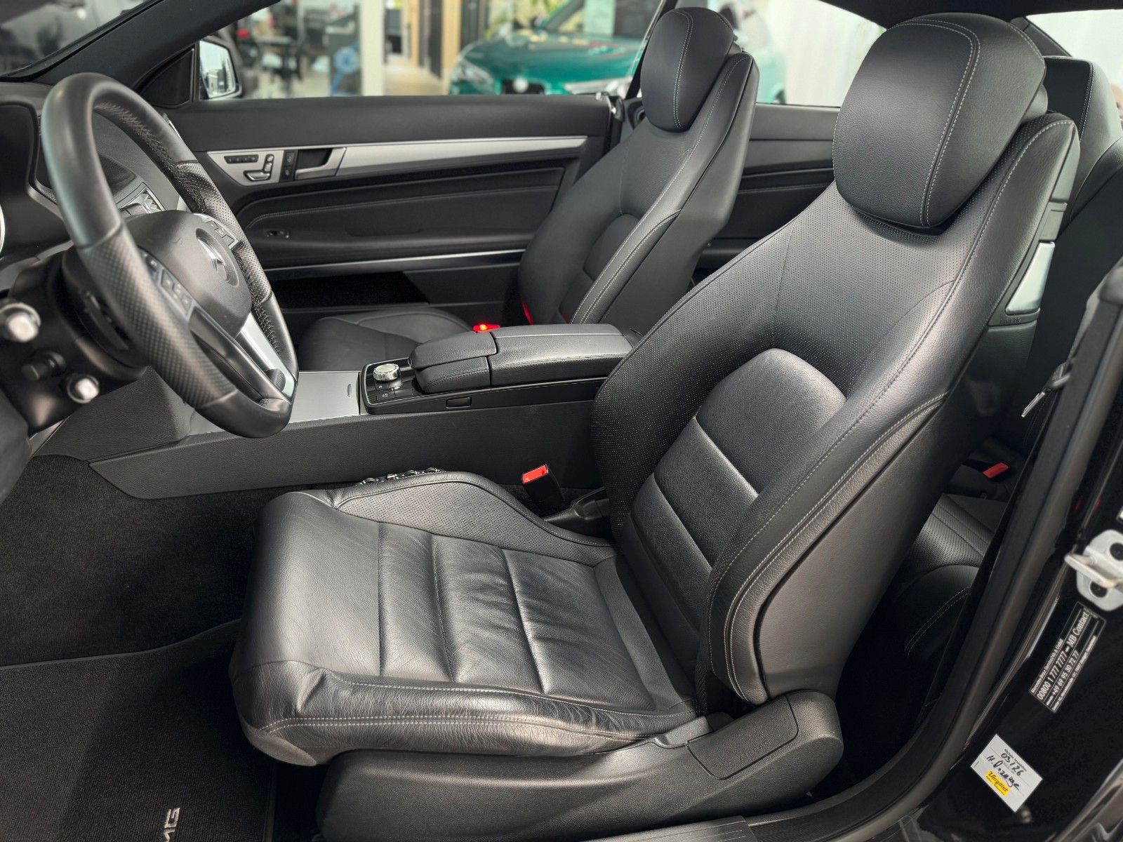 Fahrzeugabbildung Mercedes-Benz E 200 CGI Coupe Sportpaket AMG-Line Pano Leder