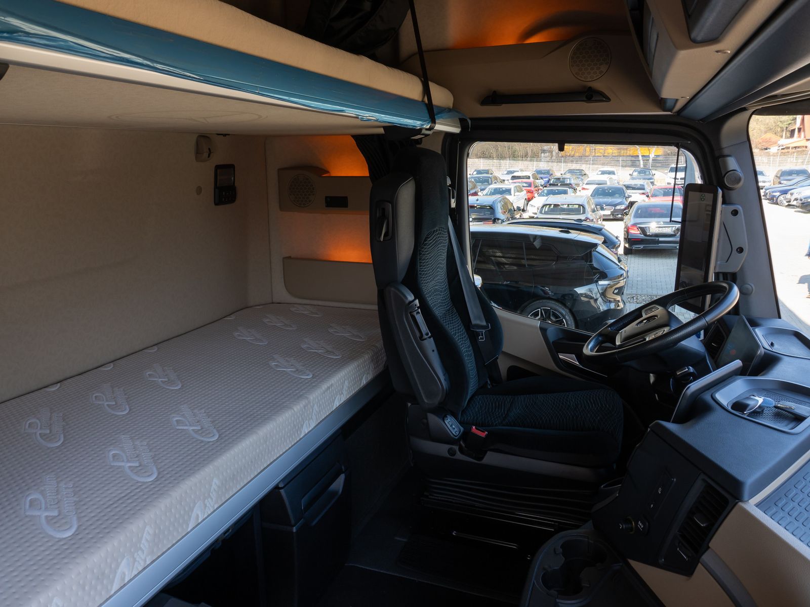 Fahrzeugabbildung Mercedes-Benz Actros 1853 LSnR LowLiner Style-Line NeuReifen