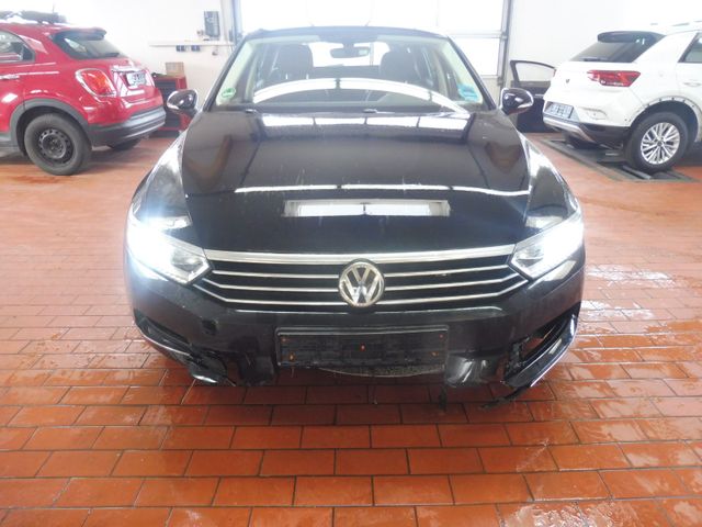 Volkswagen Passat Highline 2,0 TDI /AHK/ACC/LED/NAV/