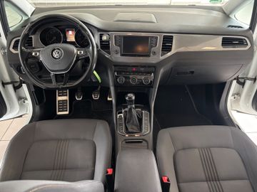 Volkswagen Golf - 10