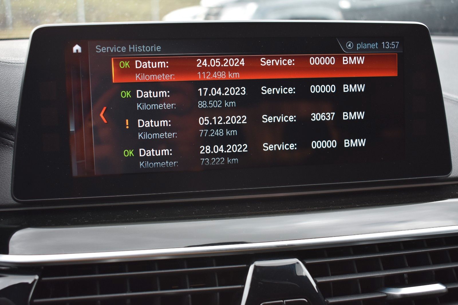 Fahrzeugabbildung BMW M550i Limo xDrive Night Vision HUD 360°  1 Hand
