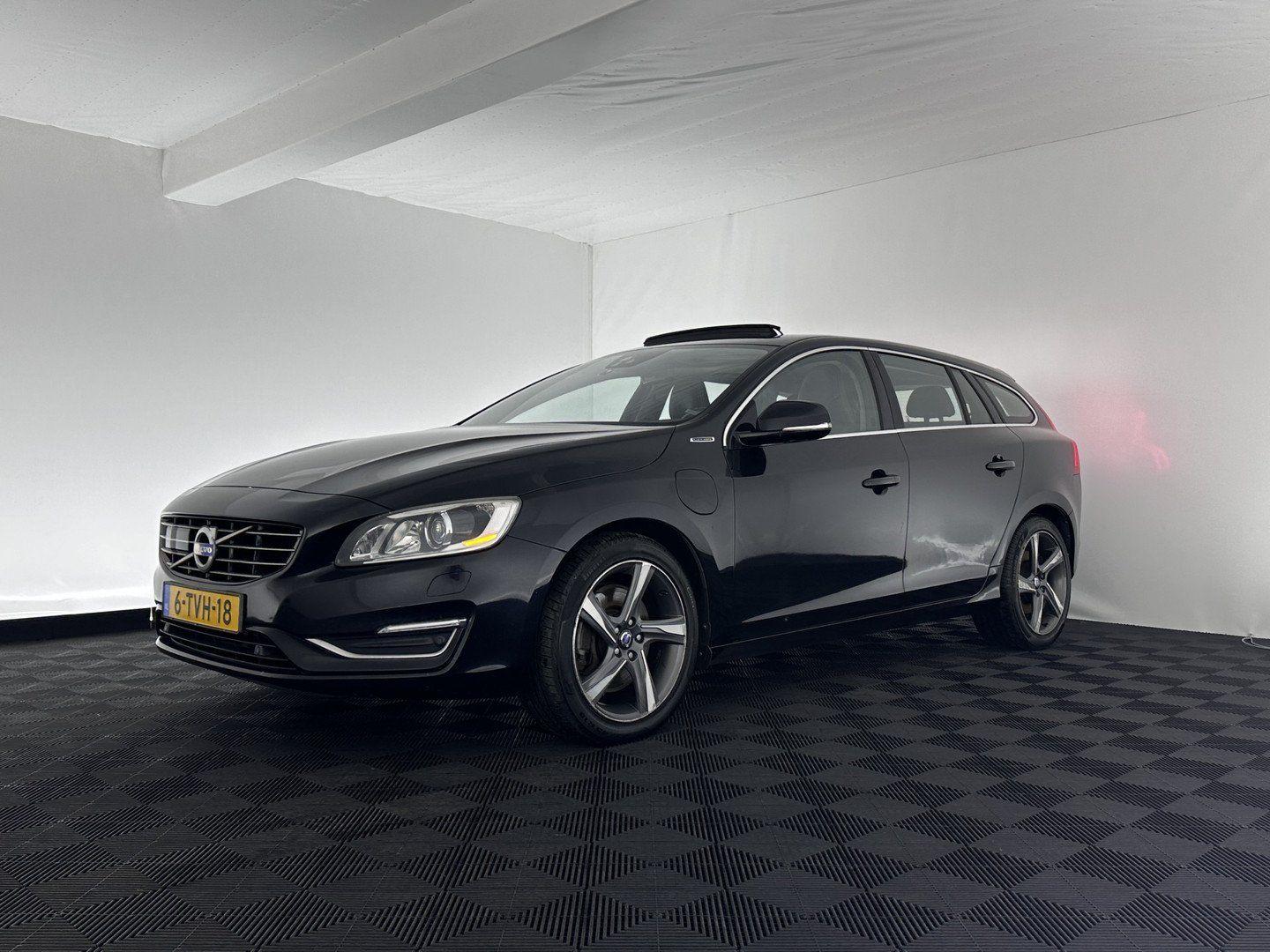 Volvo V60 2014 — interior