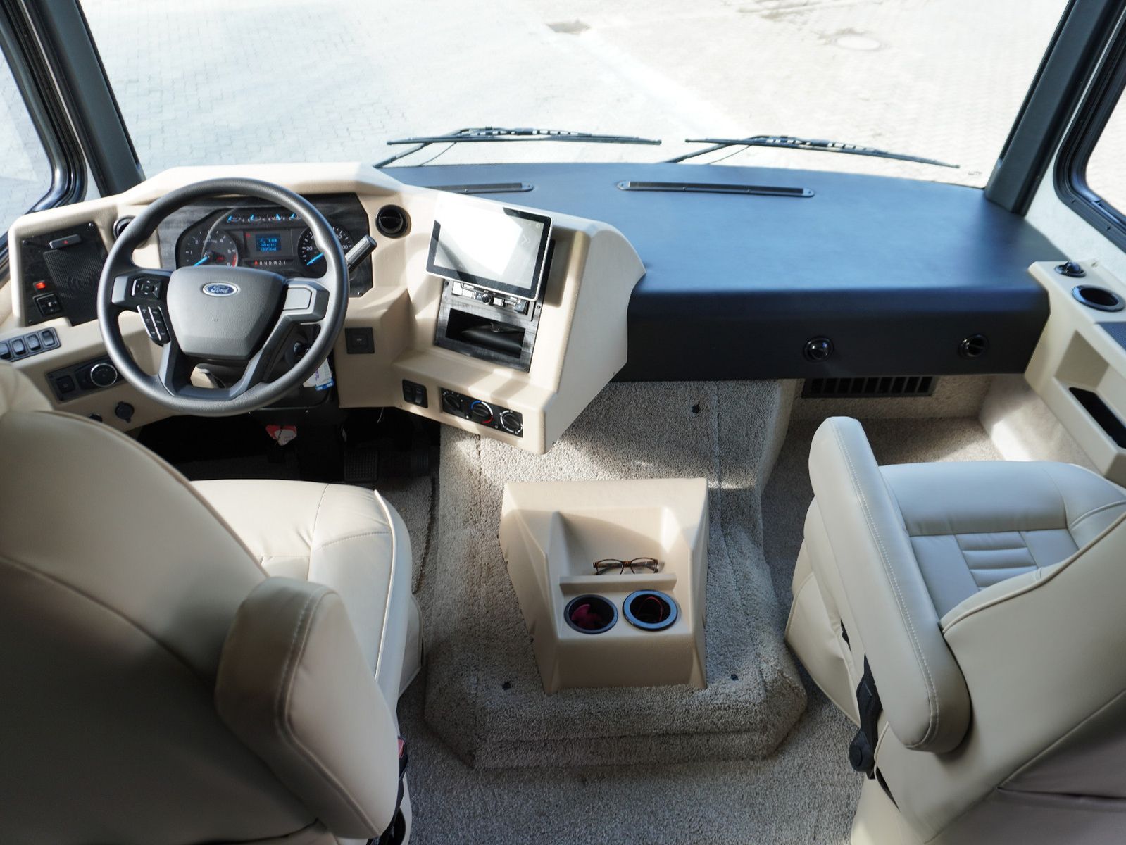 Fahrzeugabbildung Ford Newmar Bay Star 3626 Class A