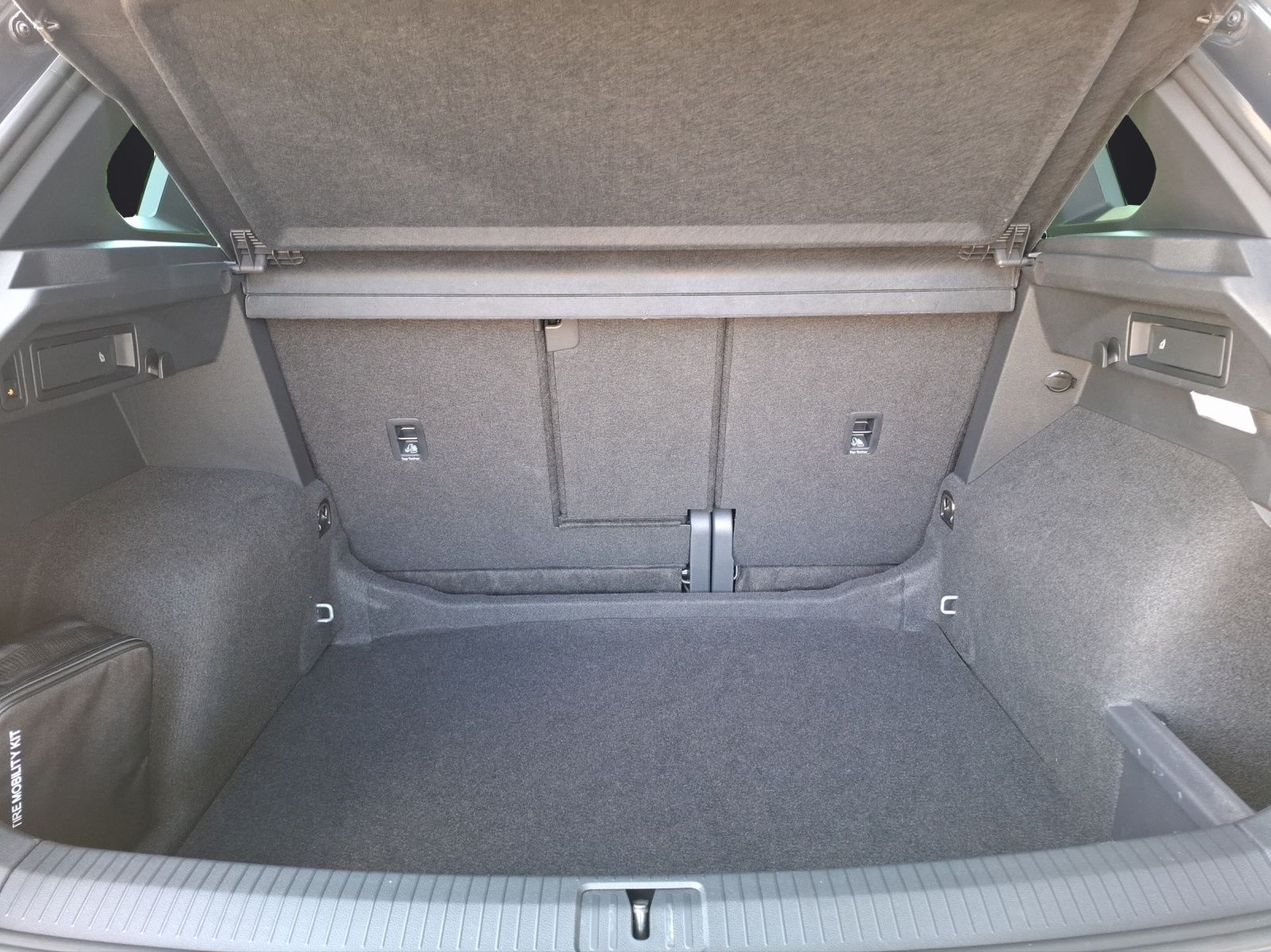 Fahrzeugabbildung Volkswagen Tiguan TDI Move DSG STH Matrix AHK Navi AID ACC