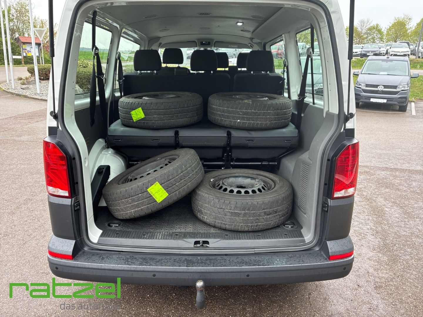 Fahrzeugabbildung Volkswagen T6.1 Kombi KR 2.0 TDI -Sitzer AHK DAB Notbremsas
