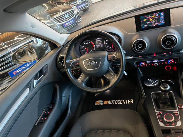 Audi A3 Sportback attraction ultra*2. Hand*Navi*Xenon