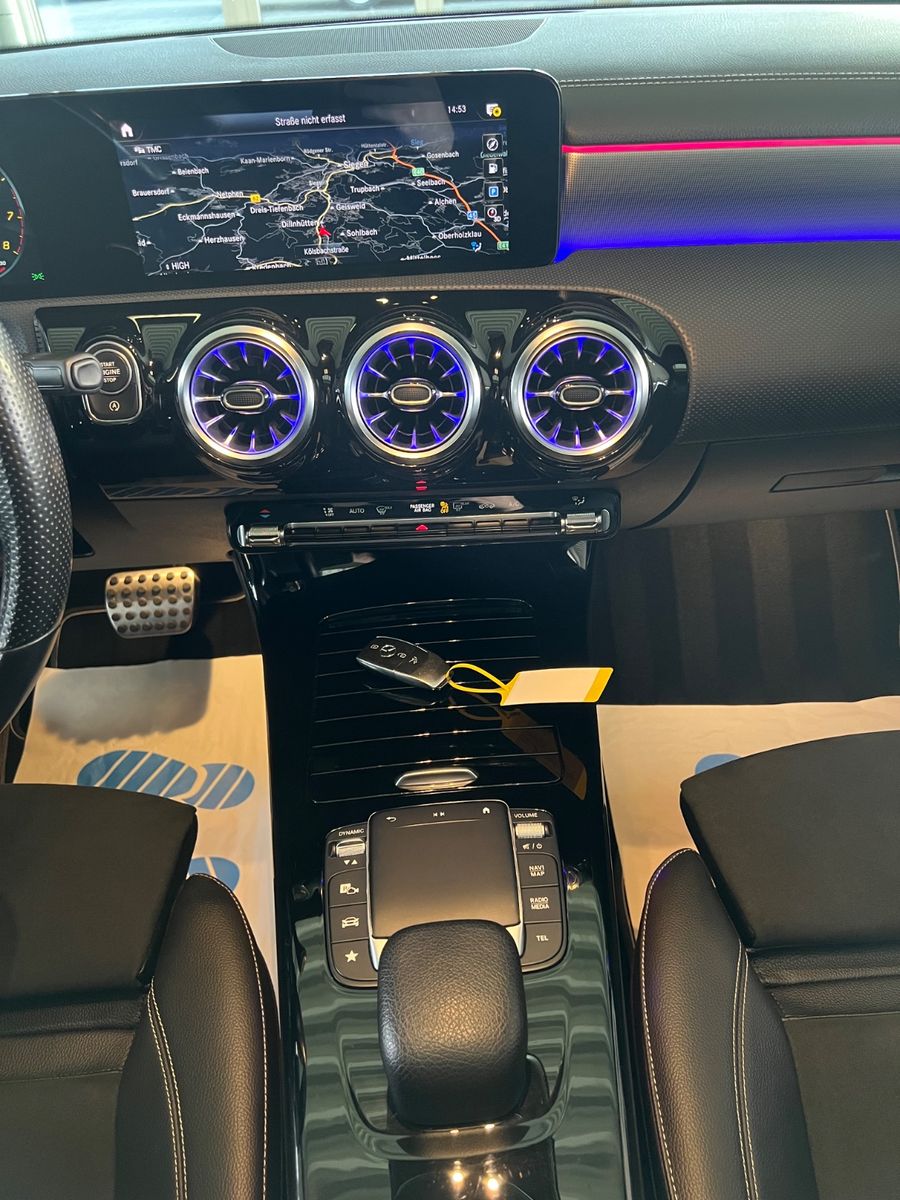 Fahrzeugabbildung Mercedes-Benz CLA 200 Edition AMG LINE *PANO*AMBIENTE*WIDE*