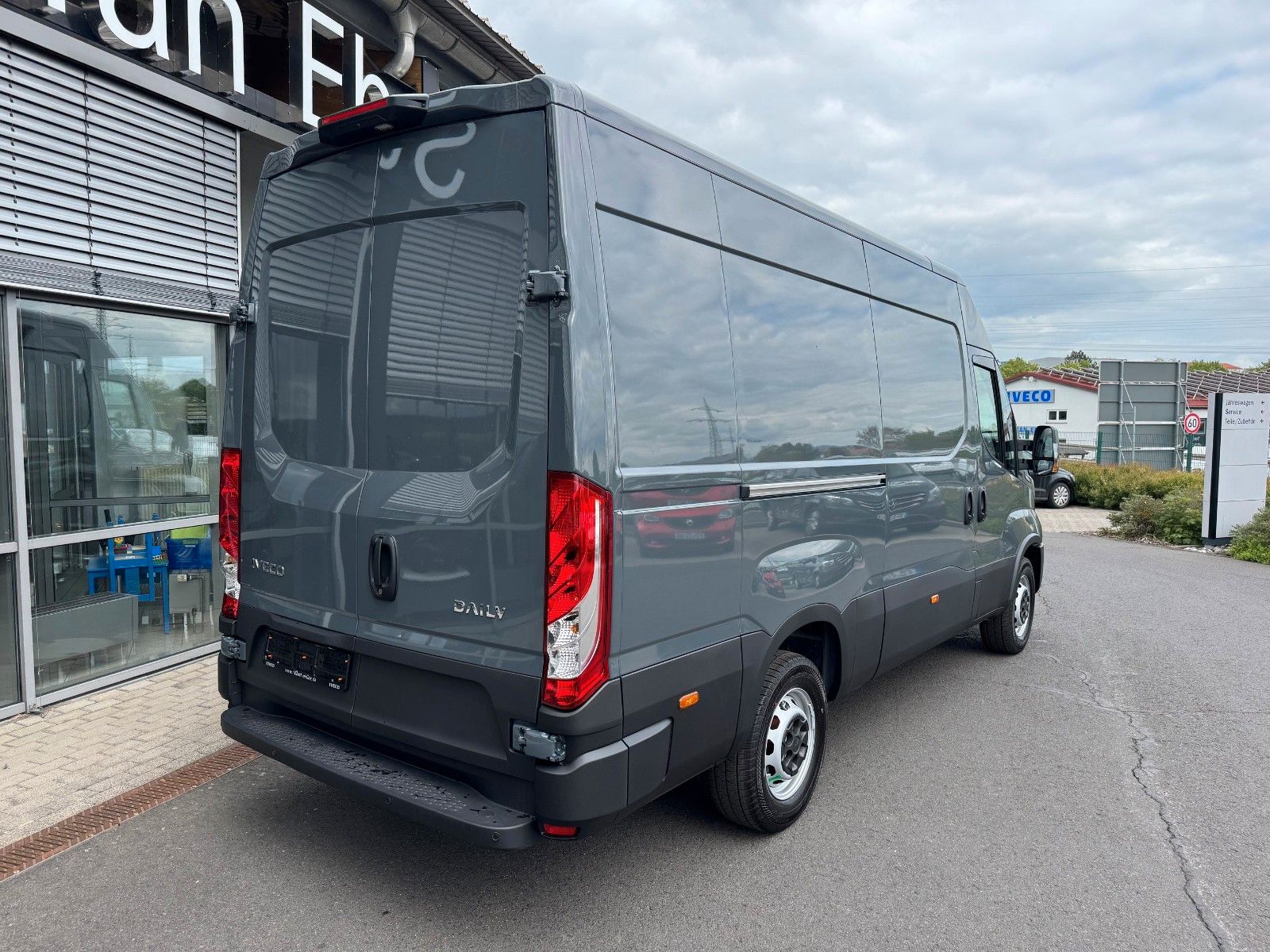 Fahrzeugabbildung Iveco Daily 35S18 HA8 *R3.520mm*Automatik*Kamera*ACC*