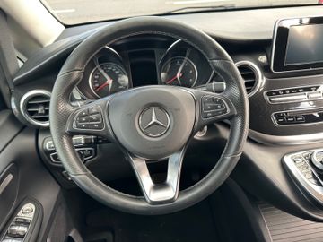 Fahrzeugabbildung Mercedes-Benz V 220d Edition lang*LED*2xTür*8.Sitze*Totwinkel*