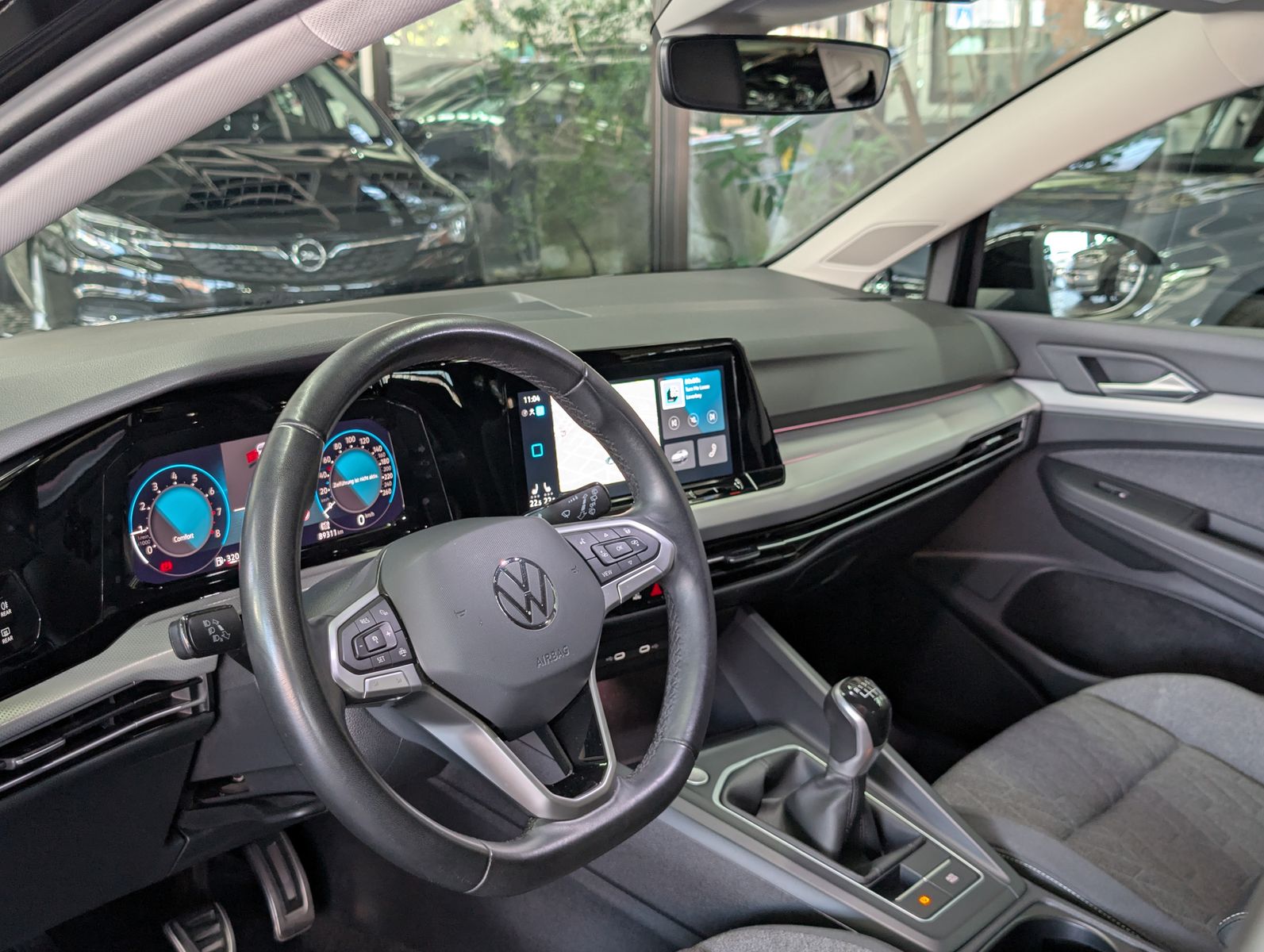 Fahrzeugabbildung Volkswagen Golf Move 1.5 TSI ACC LED SHZ VIRT AMBI APP BHL