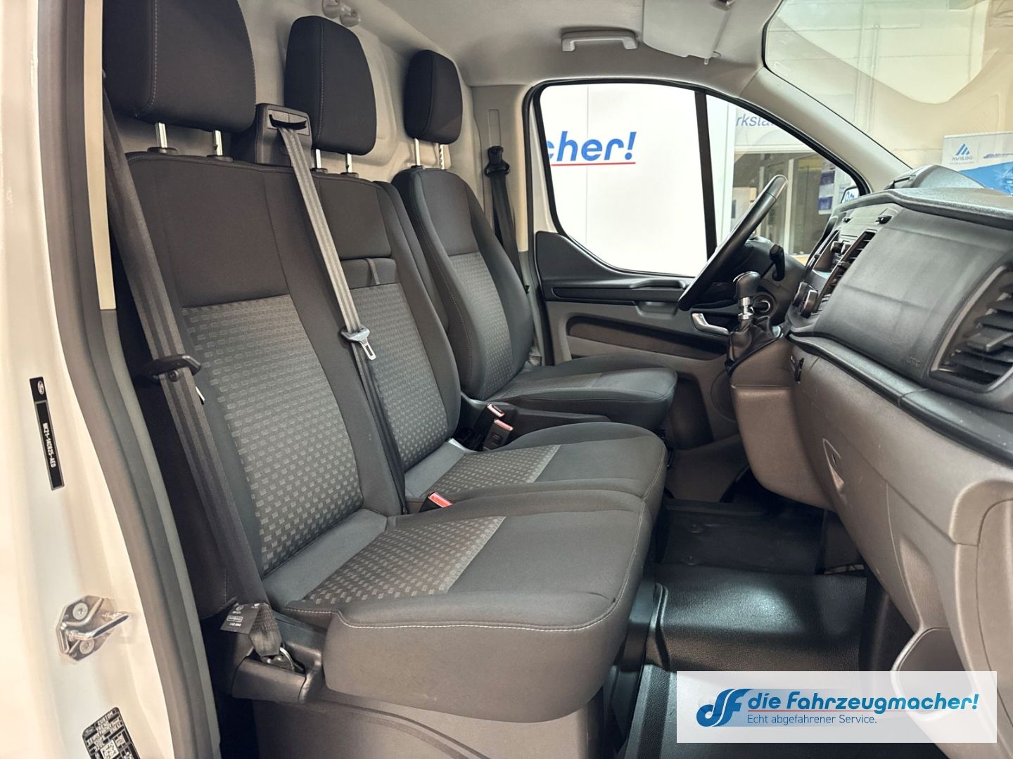 Fahrzeugabbildung Ford Transit Custom Kasten 320 L2 Trend DAB Notbremsa