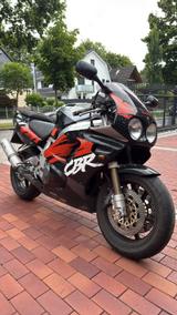 Honda CBR900 Fireblade SC28 - HONDA CB 900 F2