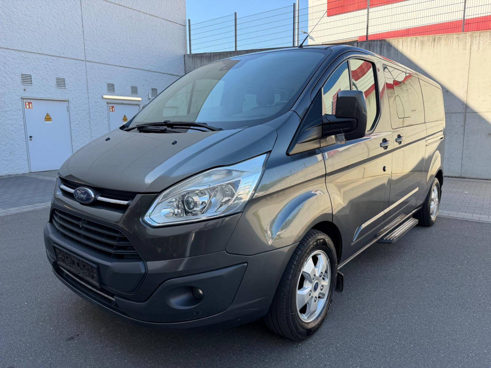 Ford Tourneo Custom L2 310 Titanium 1 Hand 8 Sitzer