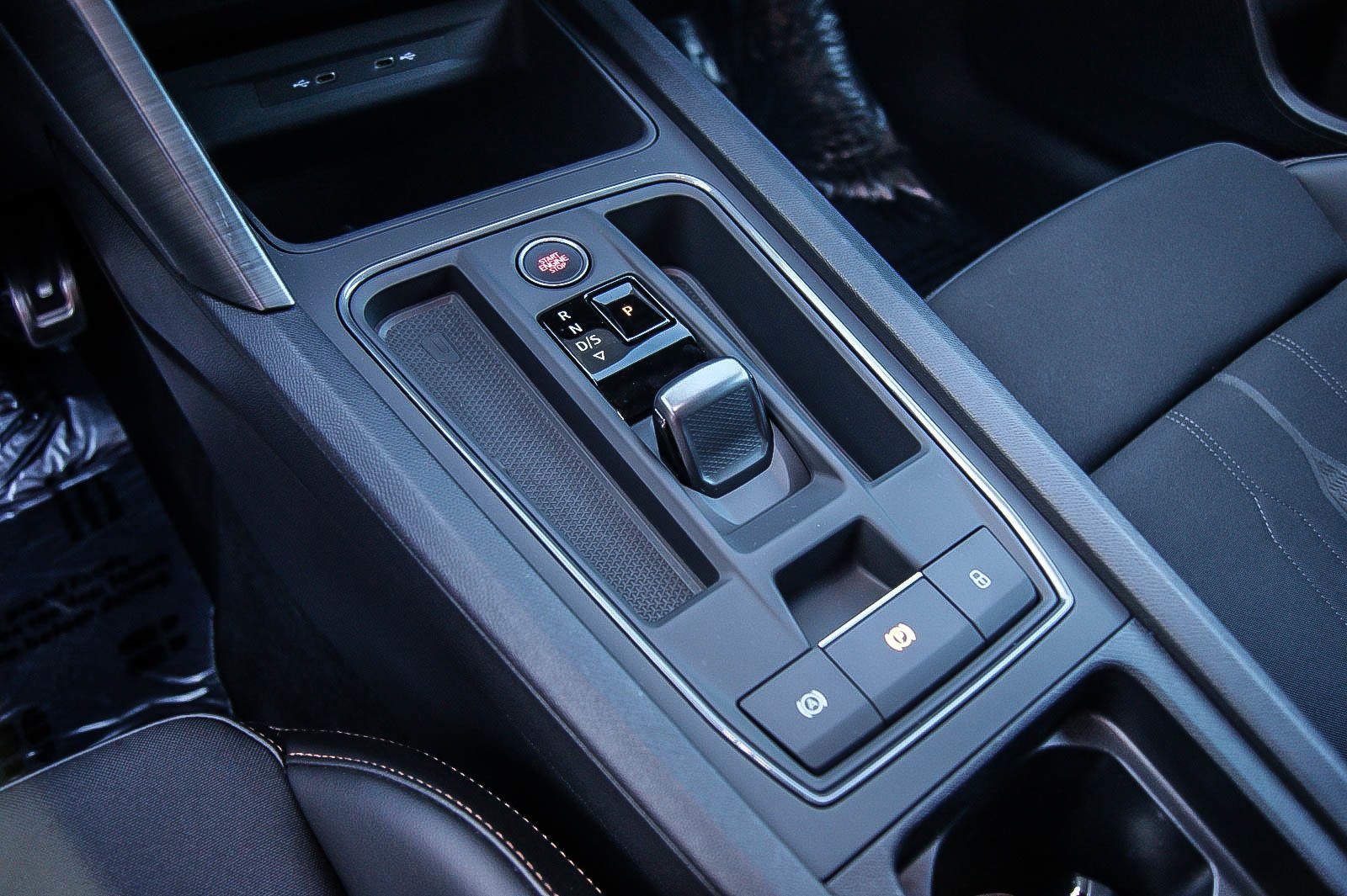 Fahrzeugabbildung CUPRA Leon Sportstourer e-HYBRID VIRTUAL ACC XL 1HAND