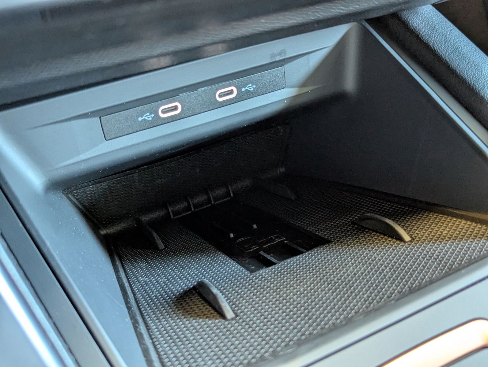 Fahrzeugabbildung CUPRA Leon 2.0 DSG Dynamic/Edge-Paket Navi AHK 5J-Gara