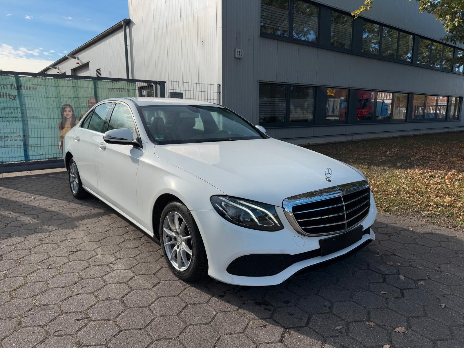 Mercedes-Benz E 220-LED-Limousine-Kamera-Facelift-1.Hand-TÜV