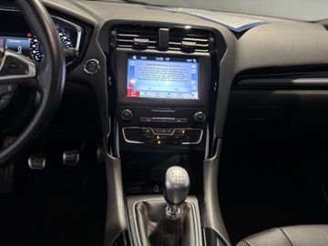 Fotografie des Ford Mondeo Turnier 2.0 EcoBlue ST-Line