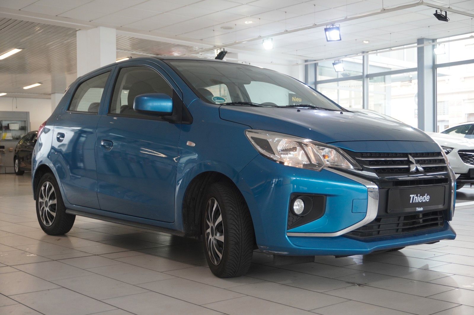 Fahrzeugabbildung Mitsubishi Space Star 1.2 SPIRIT 5-TÜR KLIMA/USB/CD/TÜV-NEU