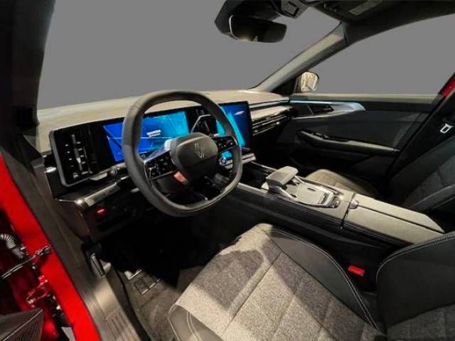 Fahrzeugabbildung Renault Espace 6 Techno E-Tech Full Hybrid 200 7- Sitzer