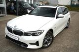 BMW 330e Touring Sport Line*PANO*WLAN*DAB*LED* - BMW 330 in Leverkusen