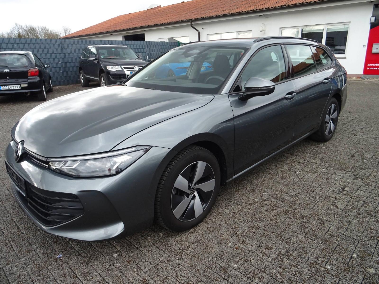 Volkswagen Passat Variant 1.5 eTSI 110 kW DSG LED PDC SHZ