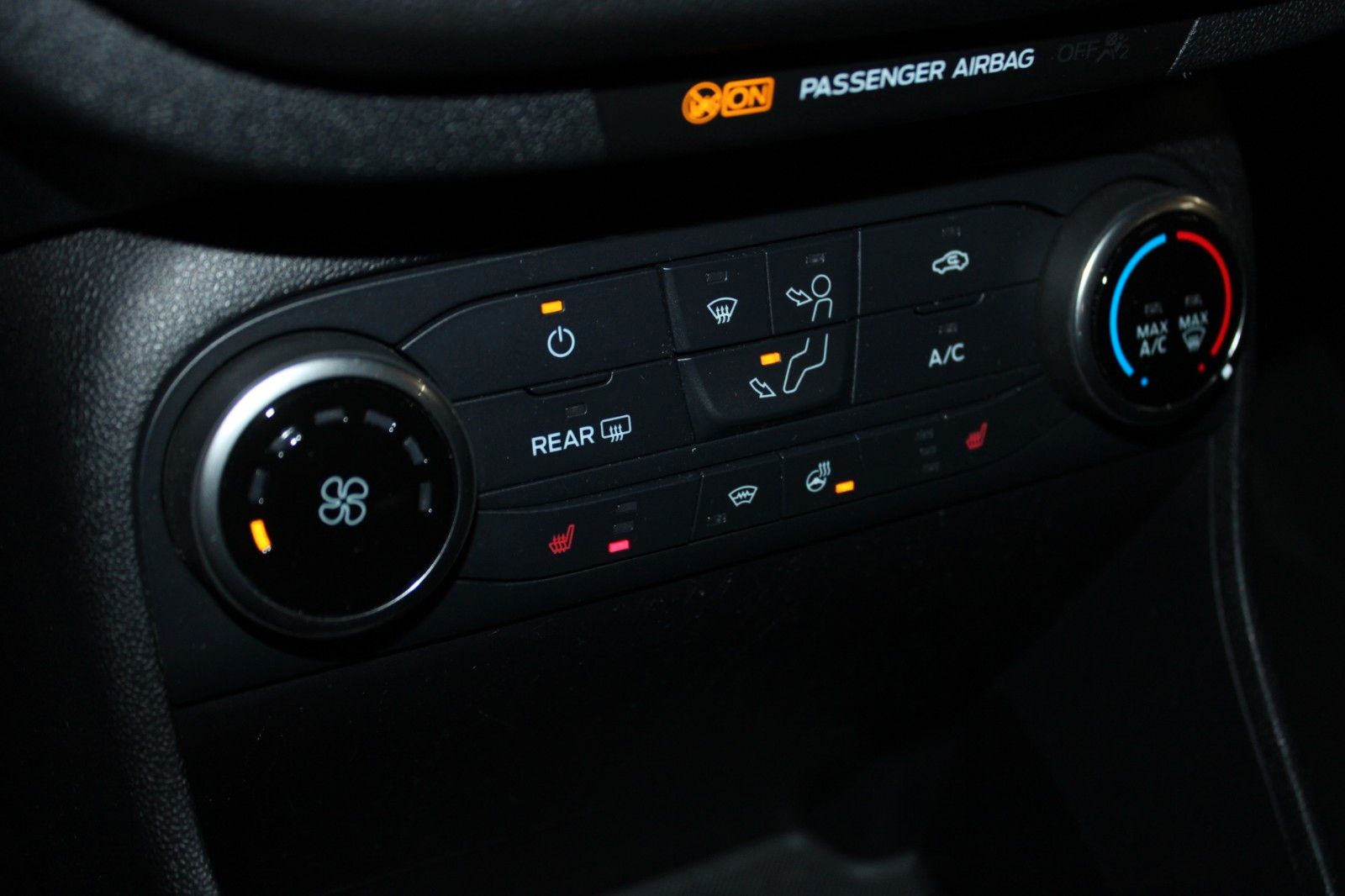 Fahrzeugabbildung Ford Fiesta Trend KLIMA LED WinterPaket PDC 1.Hand