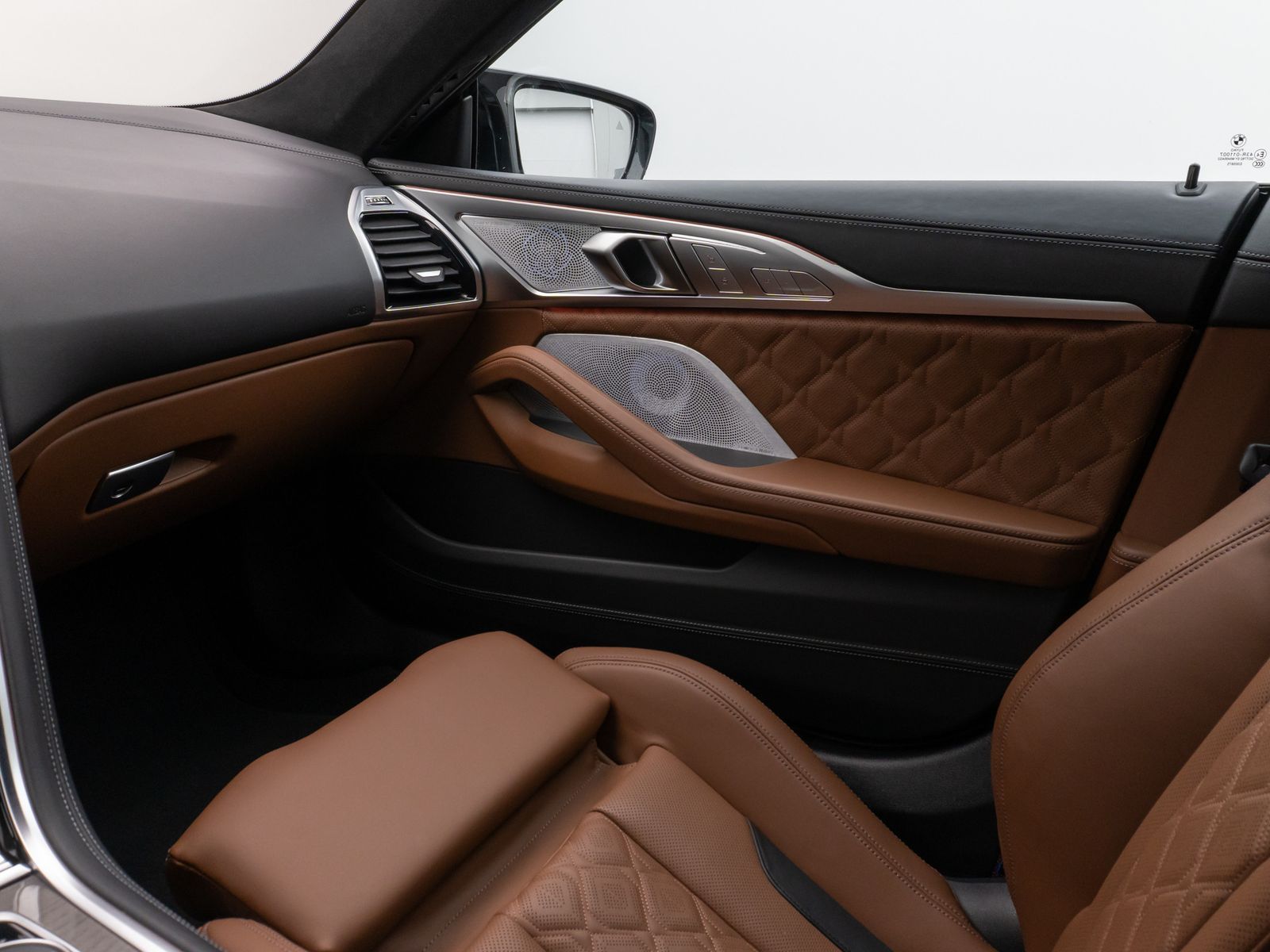 Fahrzeugabbildung BMW M8 Competition xD Gran Coupé 360°Laser HUD B&W