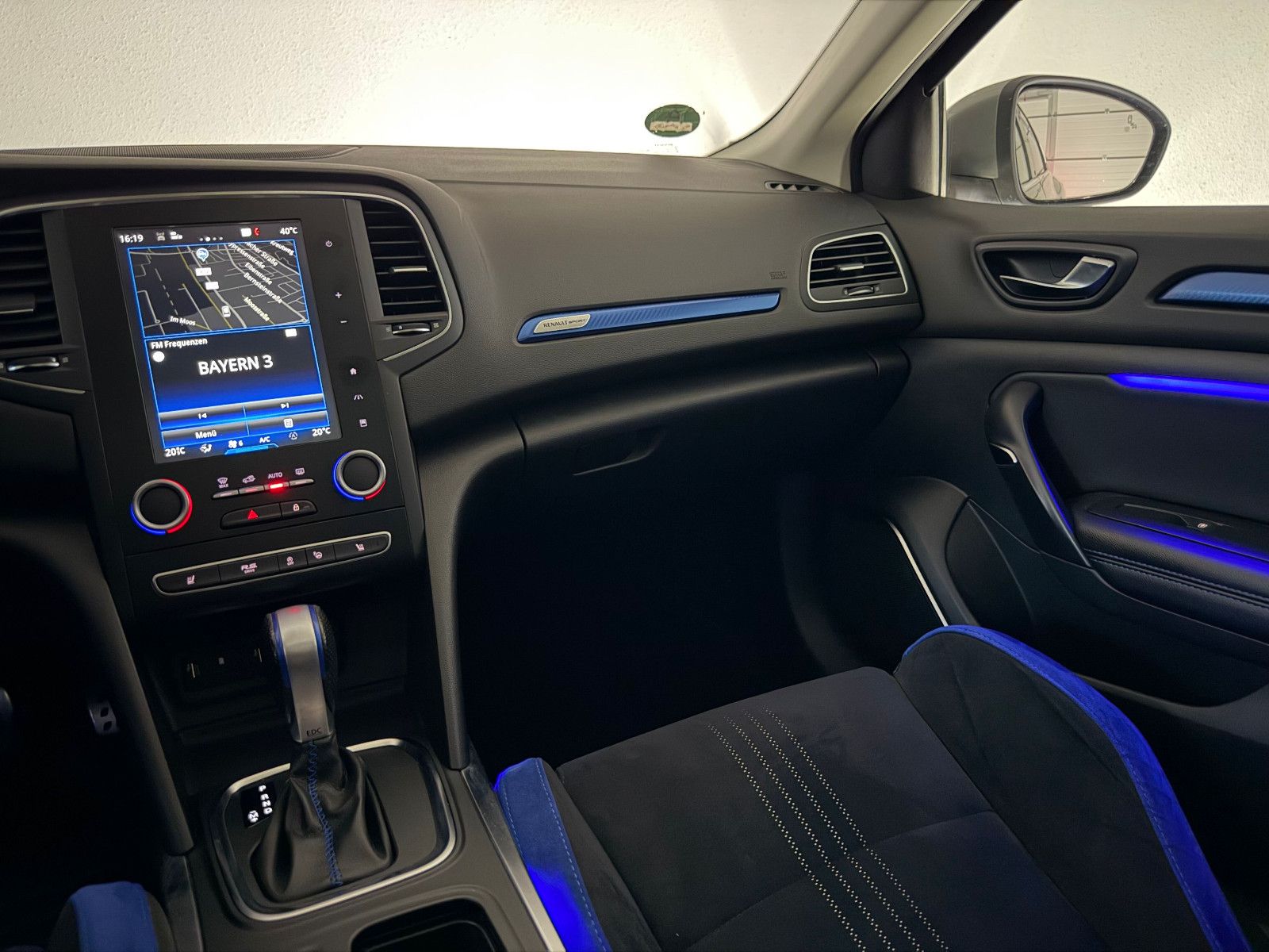 Fahrzeugabbildung Renault Megane IV Grandtour GT 4CONTROL/HuD/AHK/eGSD
