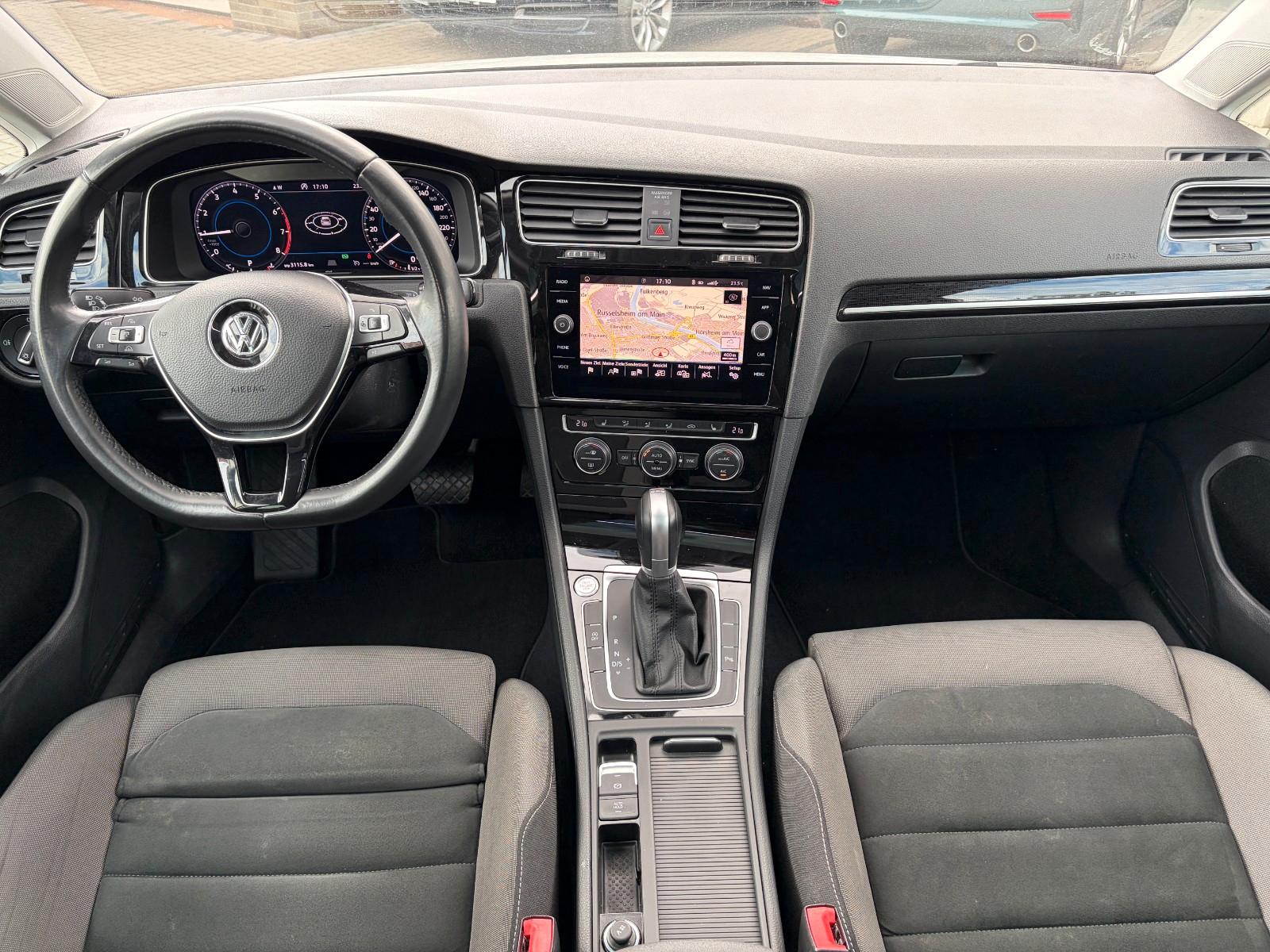 Volkswagen Golf VII Var Highline R Line*Pano*Kamera*ACC