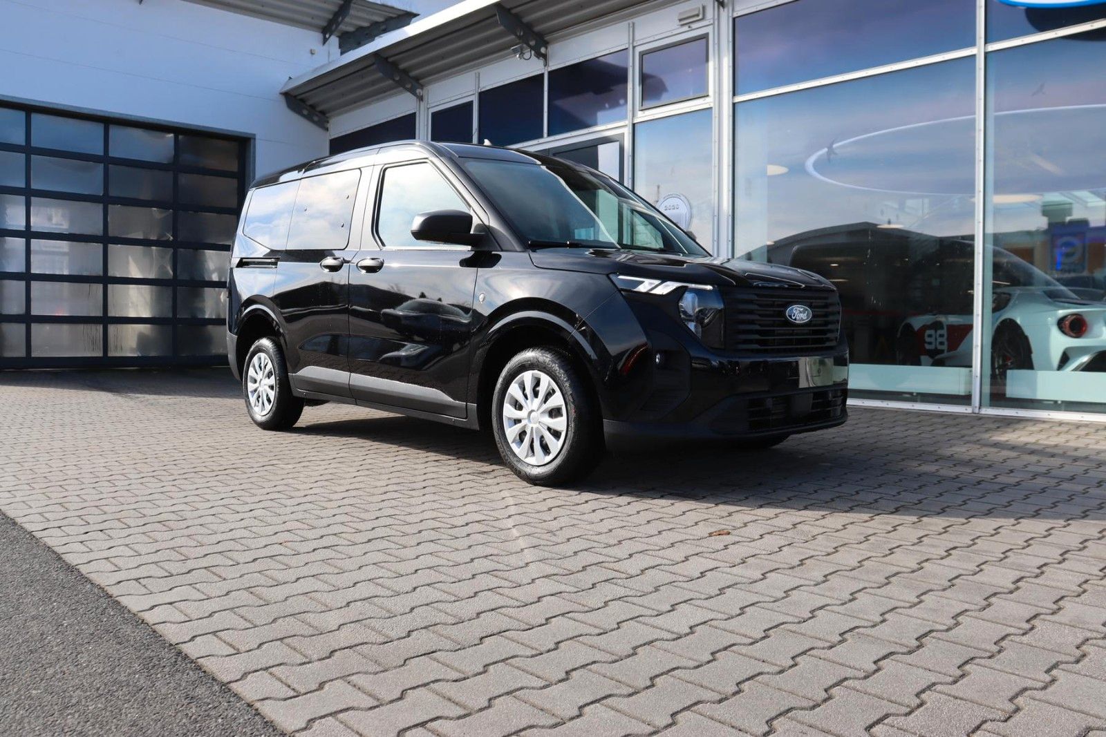 Ford Transit Courier DOKA 1.5 EcoBlue 3,99% FIN*