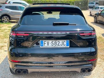 Porsche Cayenne - 8