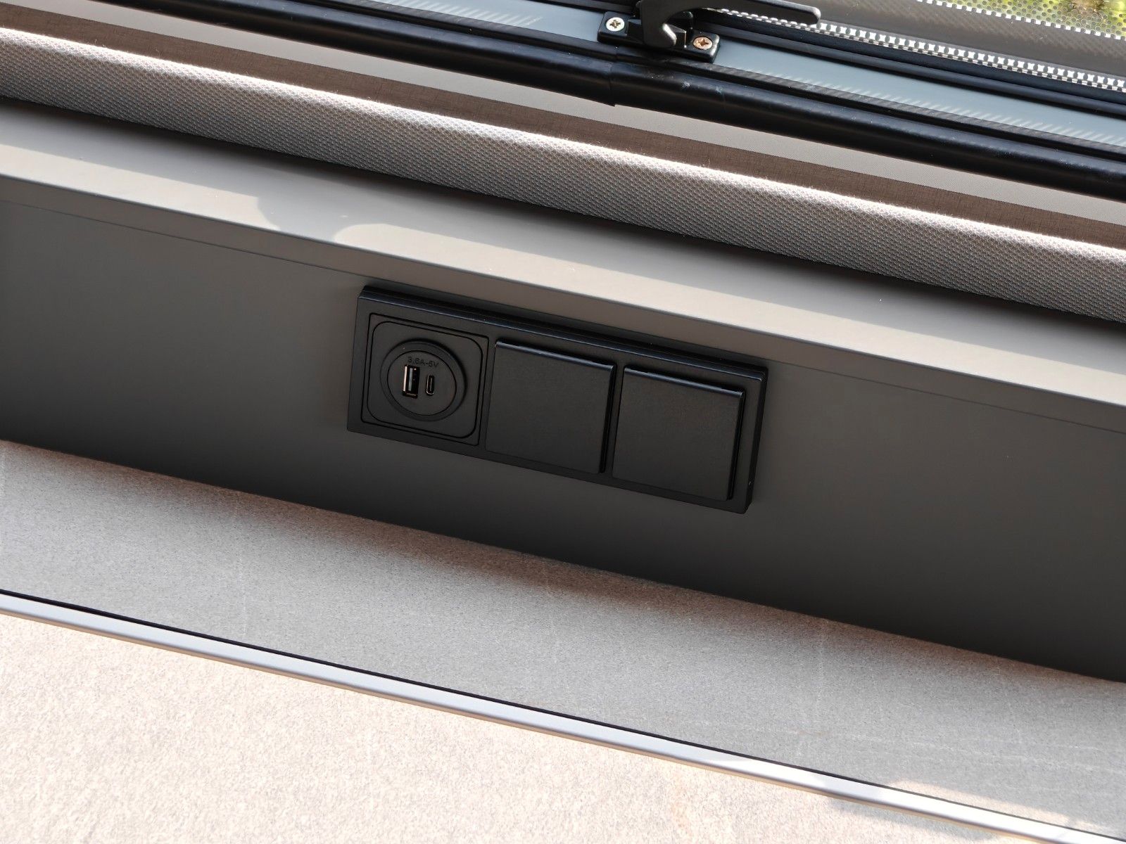 Fahrzeugabbildung HYMER / ERIBA / HYMERCAR Feeling 442 SD - MESSE-NEUHEIT 2026! -