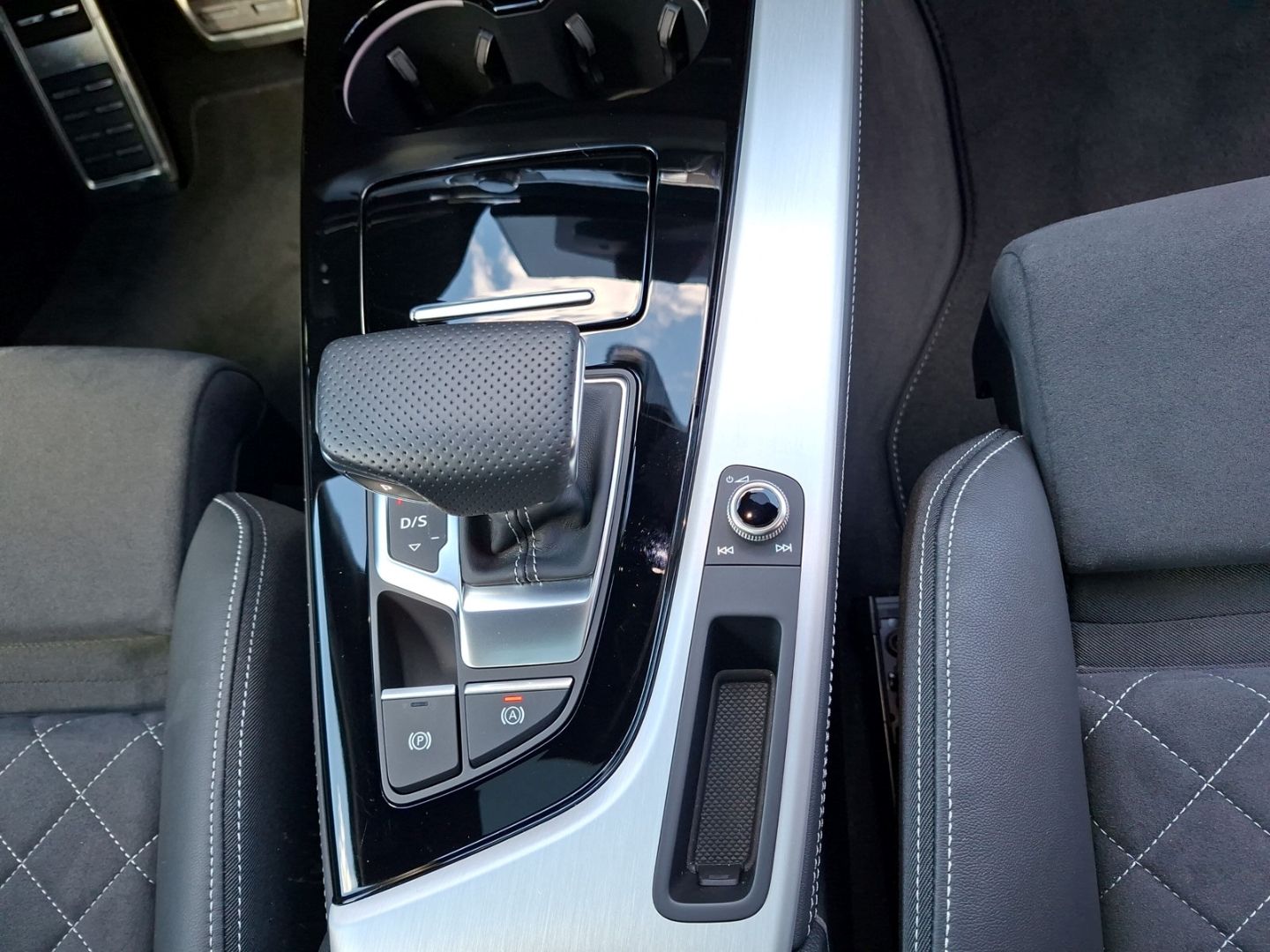 A4 Avant 40 TFSI quattro S line *AHK*Panorama*