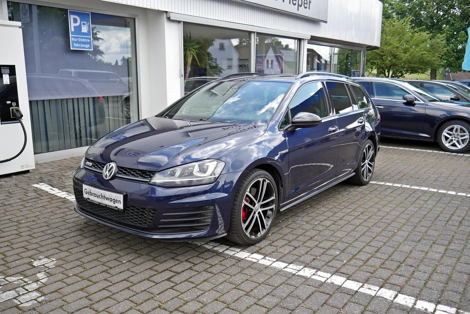 Volkswagen Golf Variant VII 2.0 TDI GTD Pano AHK Standhzng.