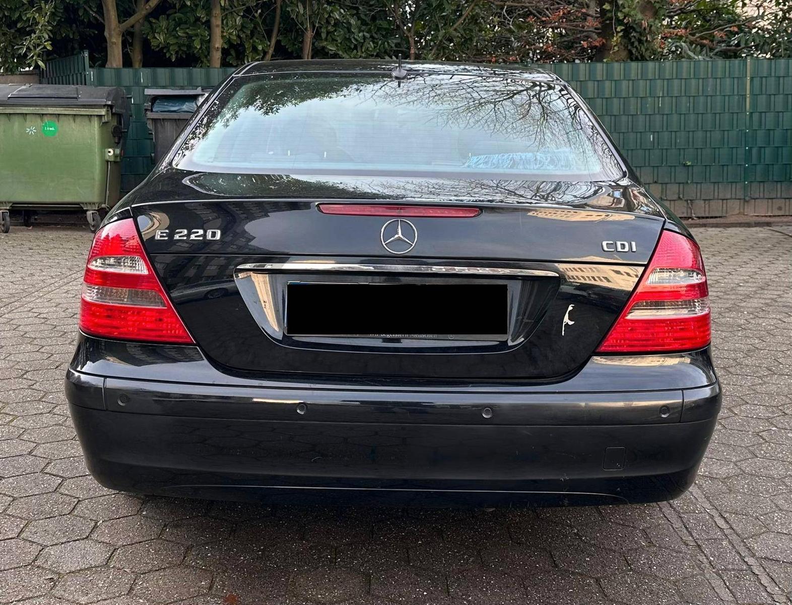 Mercedes-Benz E 220 CDI (W211) TÜV bis 07/2027
