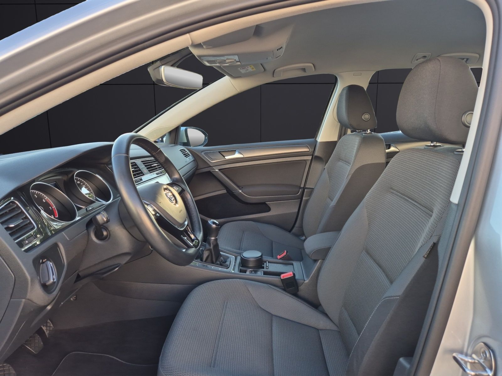 Fahrzeugabbildung Volkswagen Golf VII Variant TSI Comfortline Climatronic PDC