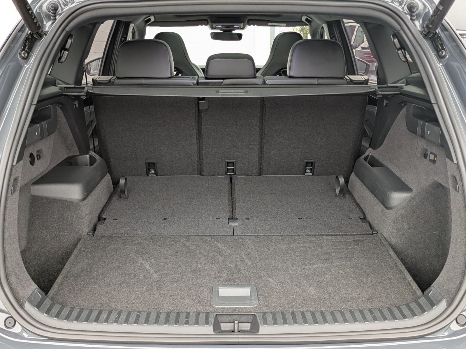 Fahrzeugabbildung Volkswagen Tayron 2.0 TDI 4M R-Line BLACK*7Si*MATRIX*PANO