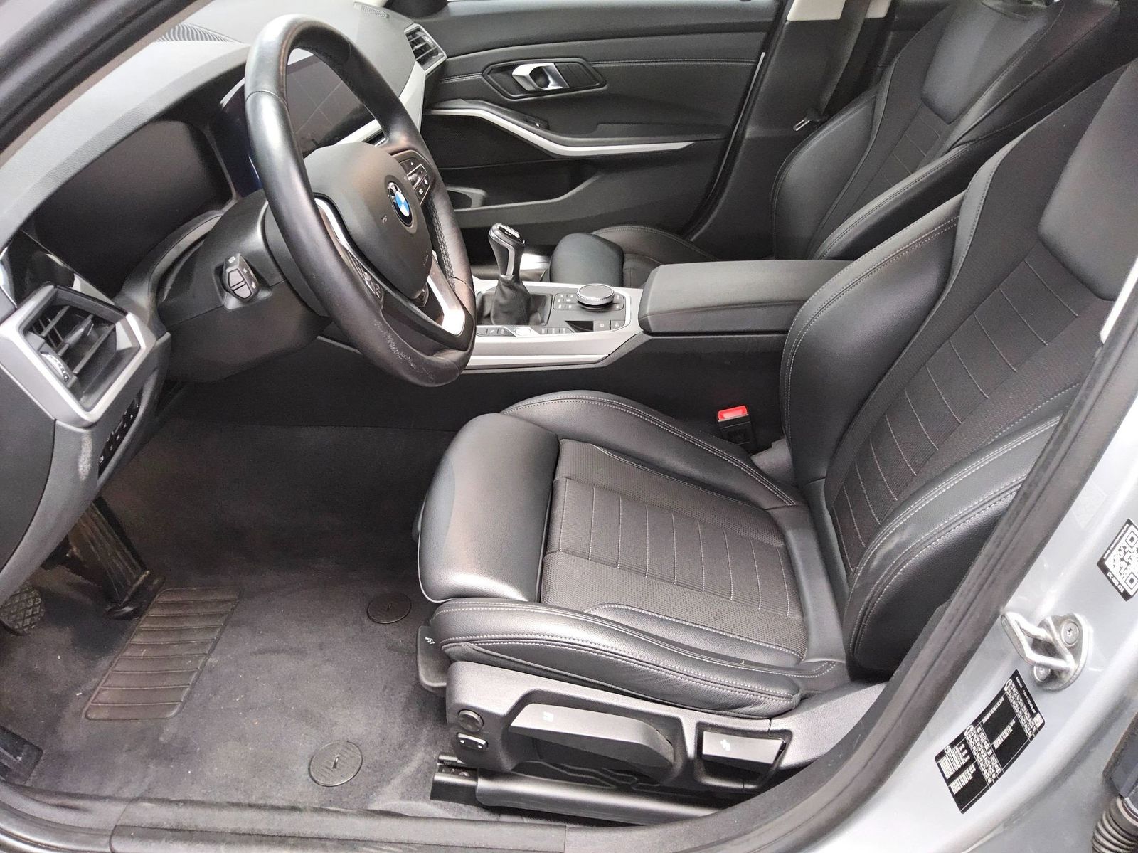 BMW 318d Touring Advantage T-Leder Navi LED LC Prof. foto 9