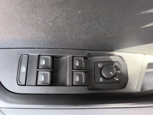 Fahrzeugabbildung SKODA Karoq 1.5 TSI DSG Style 1.HAND AHK NAVI 4xSHZ LE