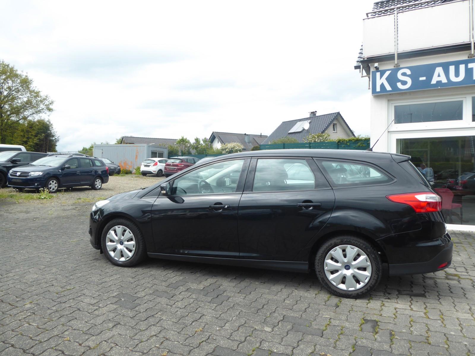 Ford Focus 2011 — photo 11