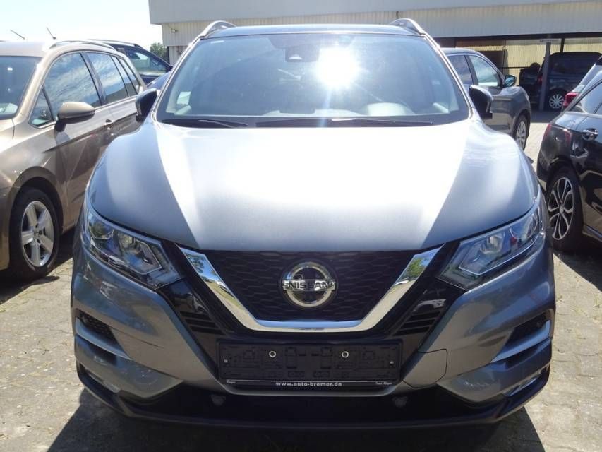 Fahrzeugabbildung Nissan Qashqai 1.3 DIG-T N-Connecta BF AHK