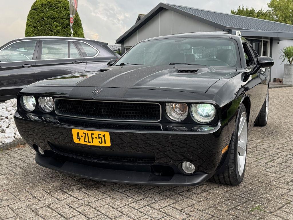 Dodge Challenger 6.1 SRT8 2010 Zwart Schiebedach Young