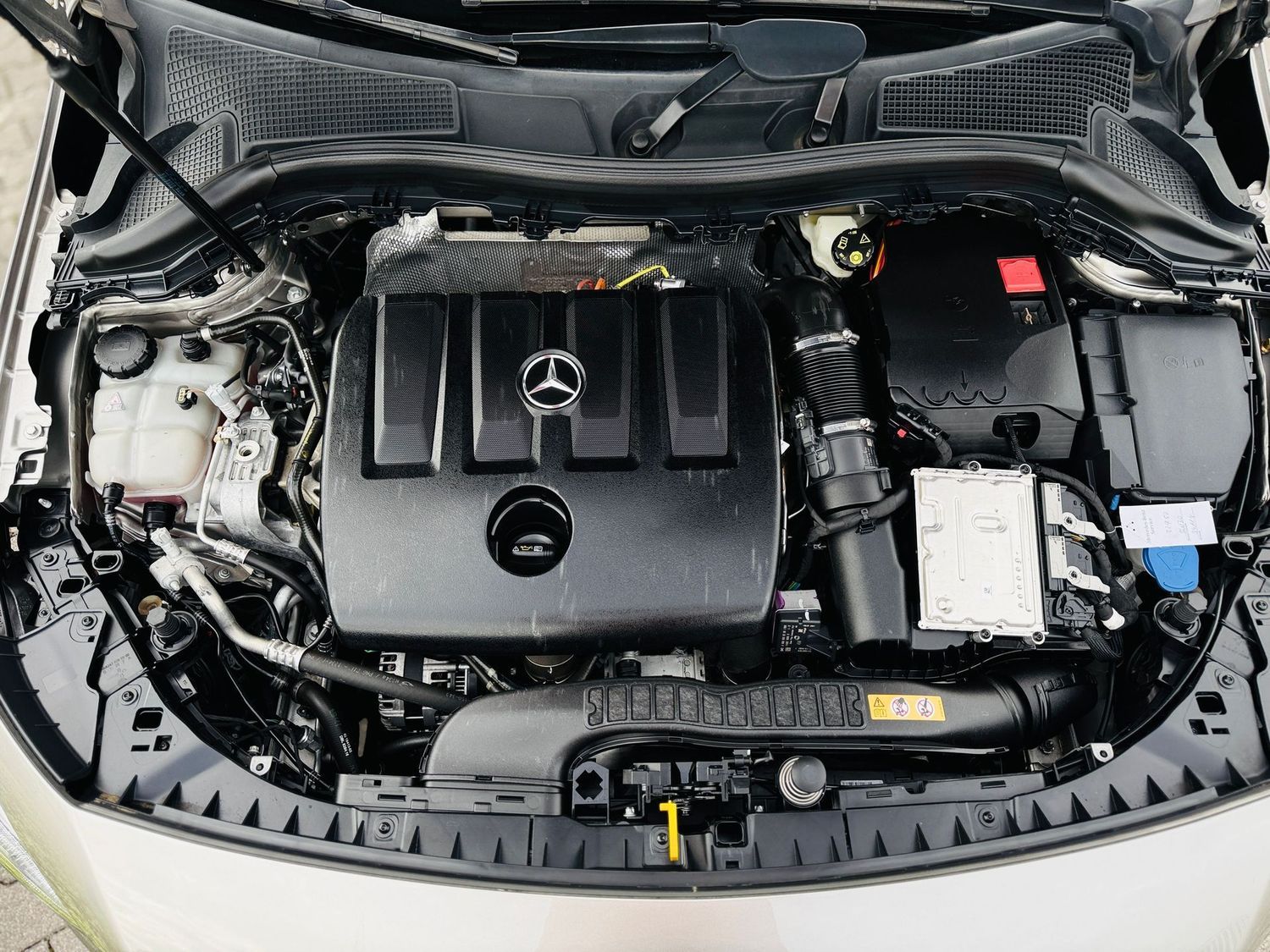 Fahrzeugabbildung Mercedes-Benz B 180 d, Autom, Distronic, PTS, RFK, Navi, Totw,