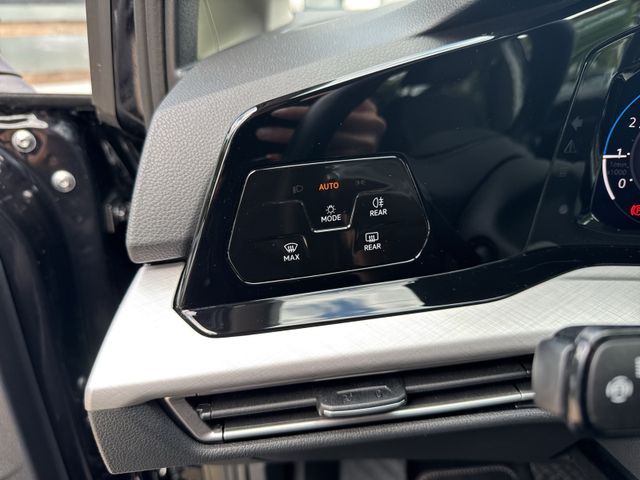 Golf VIII 1.0 eTSI Life IQ.Drive, Massage, LED.,