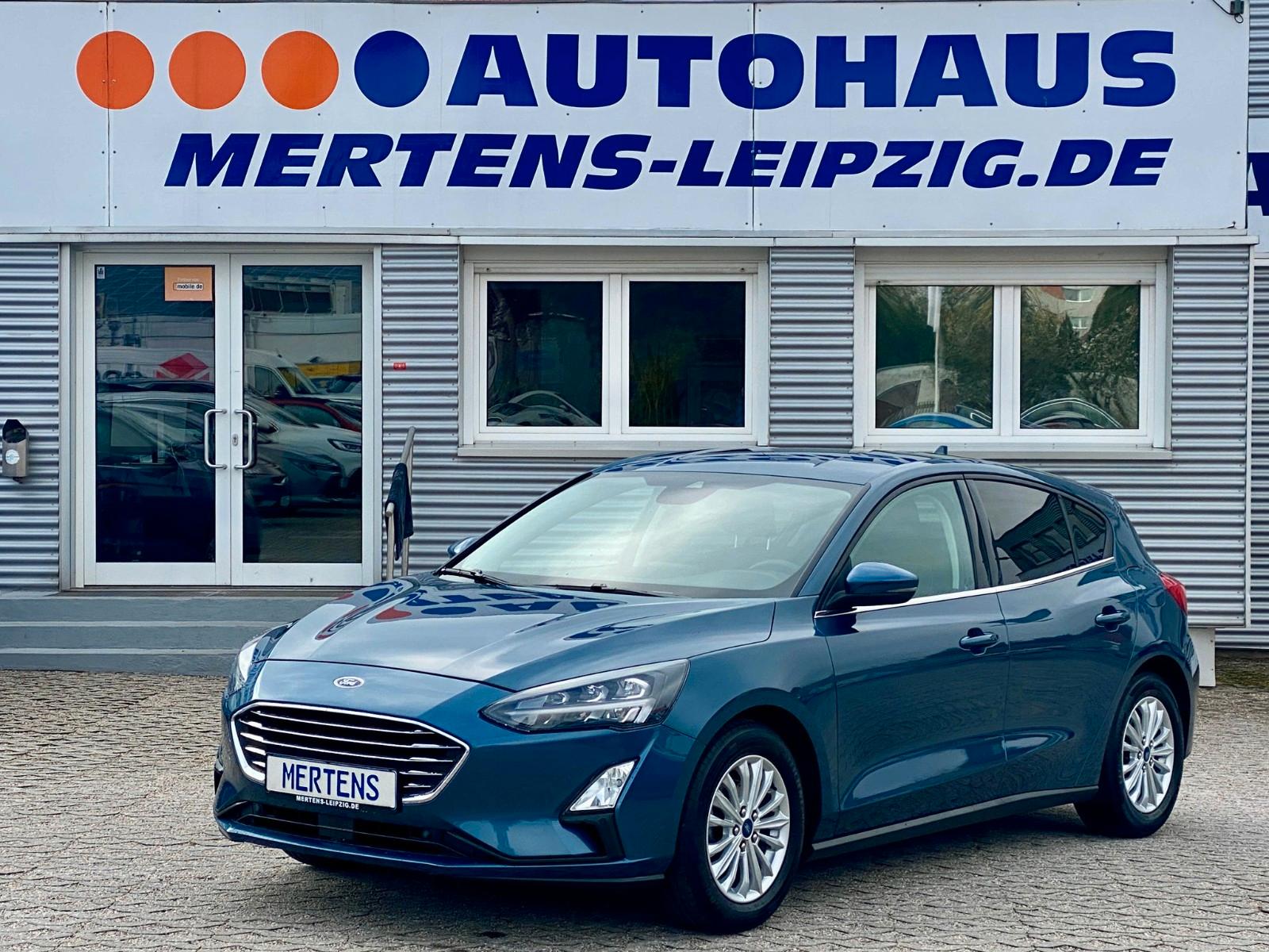 Ford Focus Titanium Aut LED Nav PDC SHZ Android Apple
