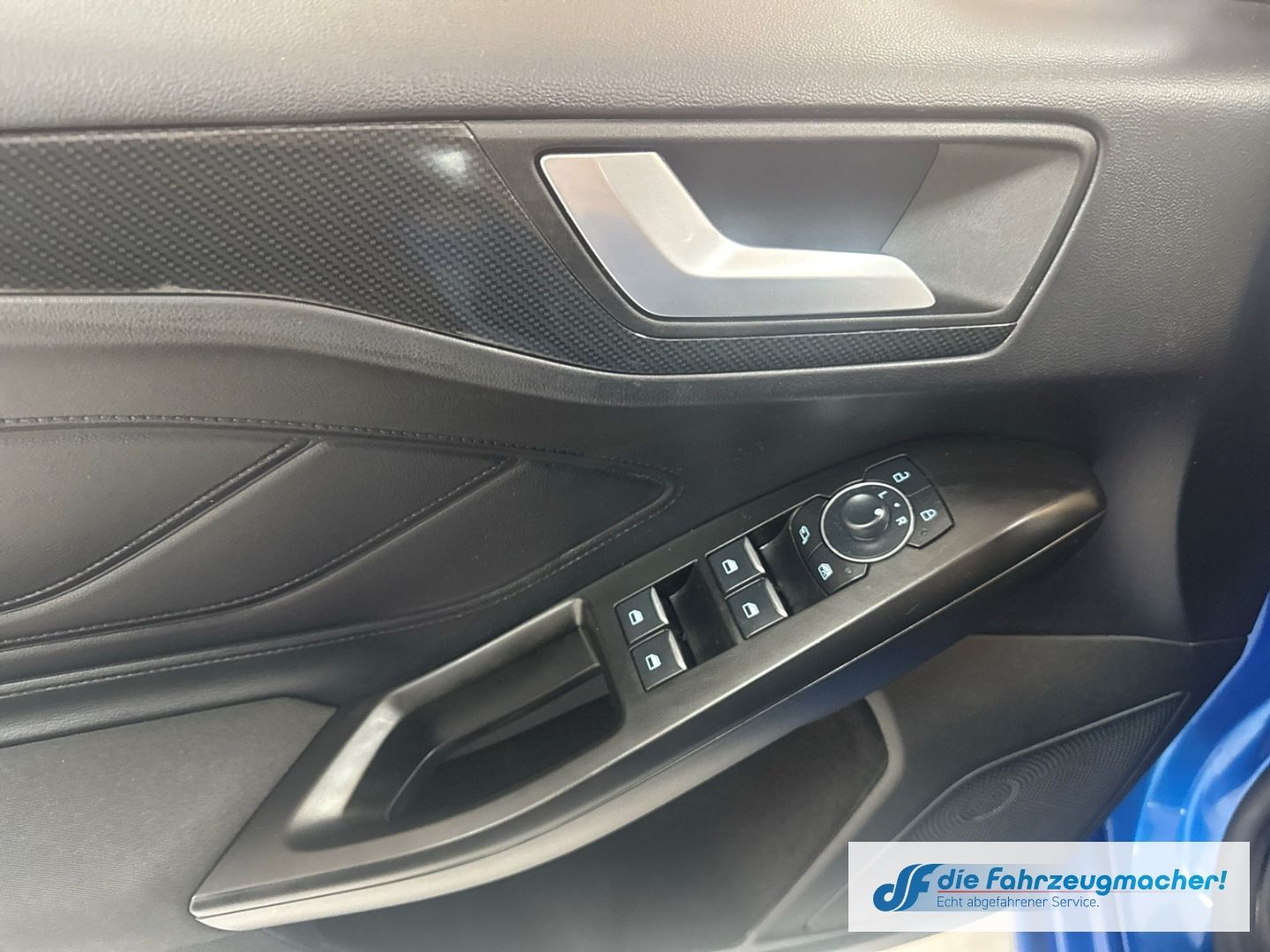 Fahrzeugabbildung Ford Focus Turnier ST-Line Navi LED ACC Apple CarPlay