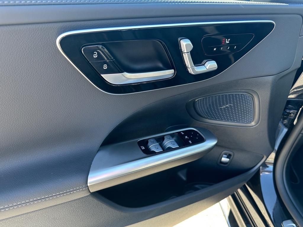 Fahrzeugabbildung Mercedes-Benz C 300 T AMG Navi LED Memory Kamera
