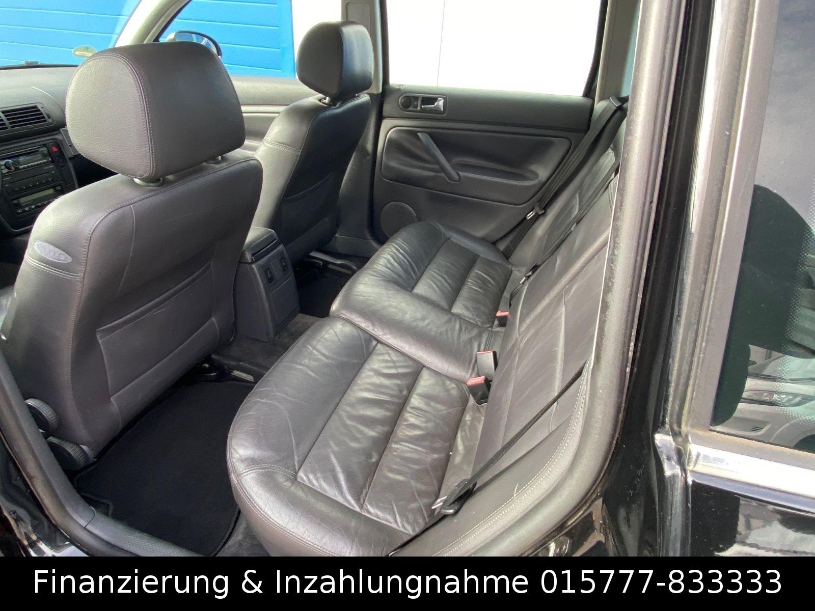Volkswagen Passat 2004 — interior