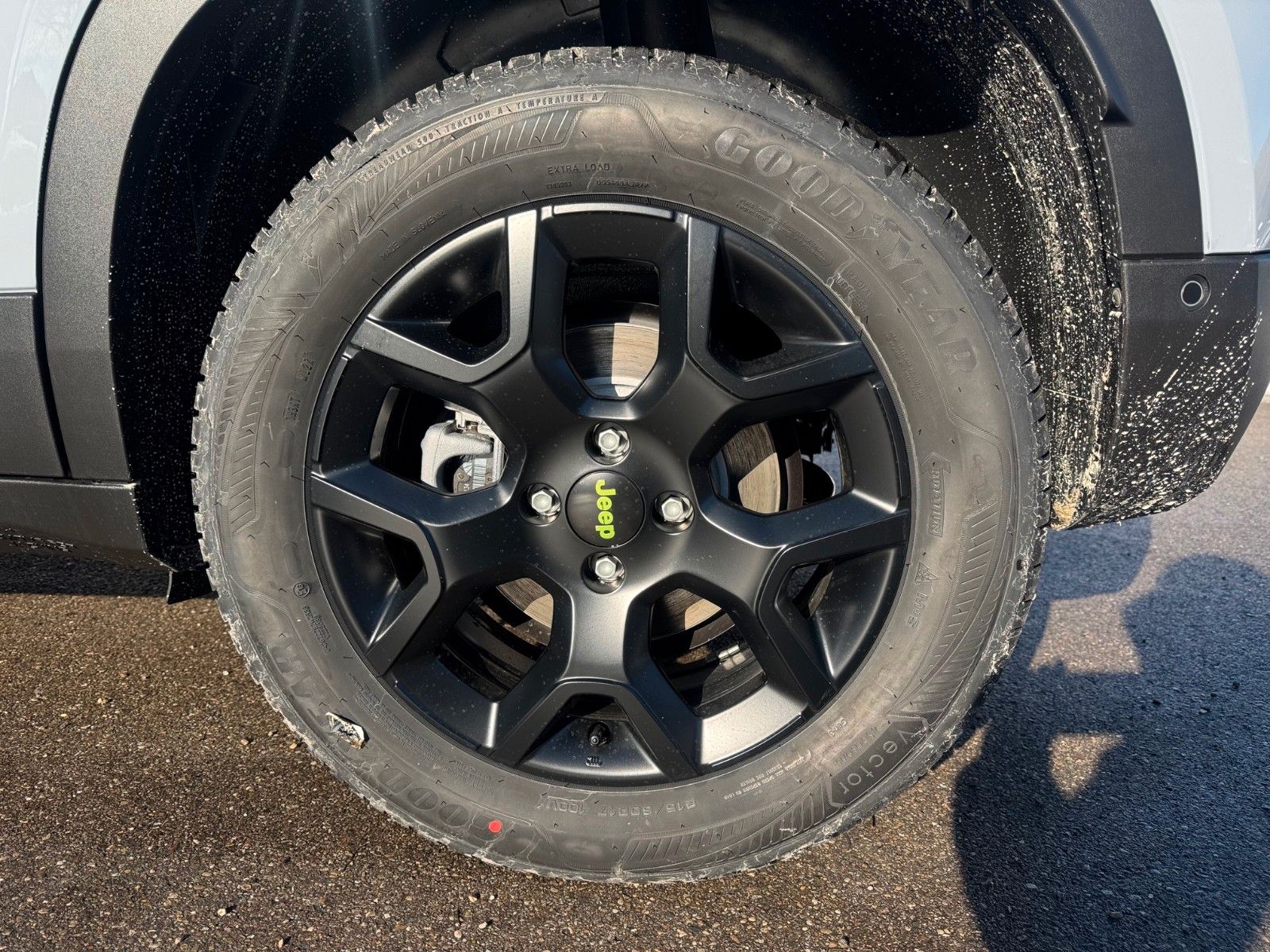 Fahrzeugabbildung Jeep Avenger Sitzheizung LED PDC adap. Tempomat